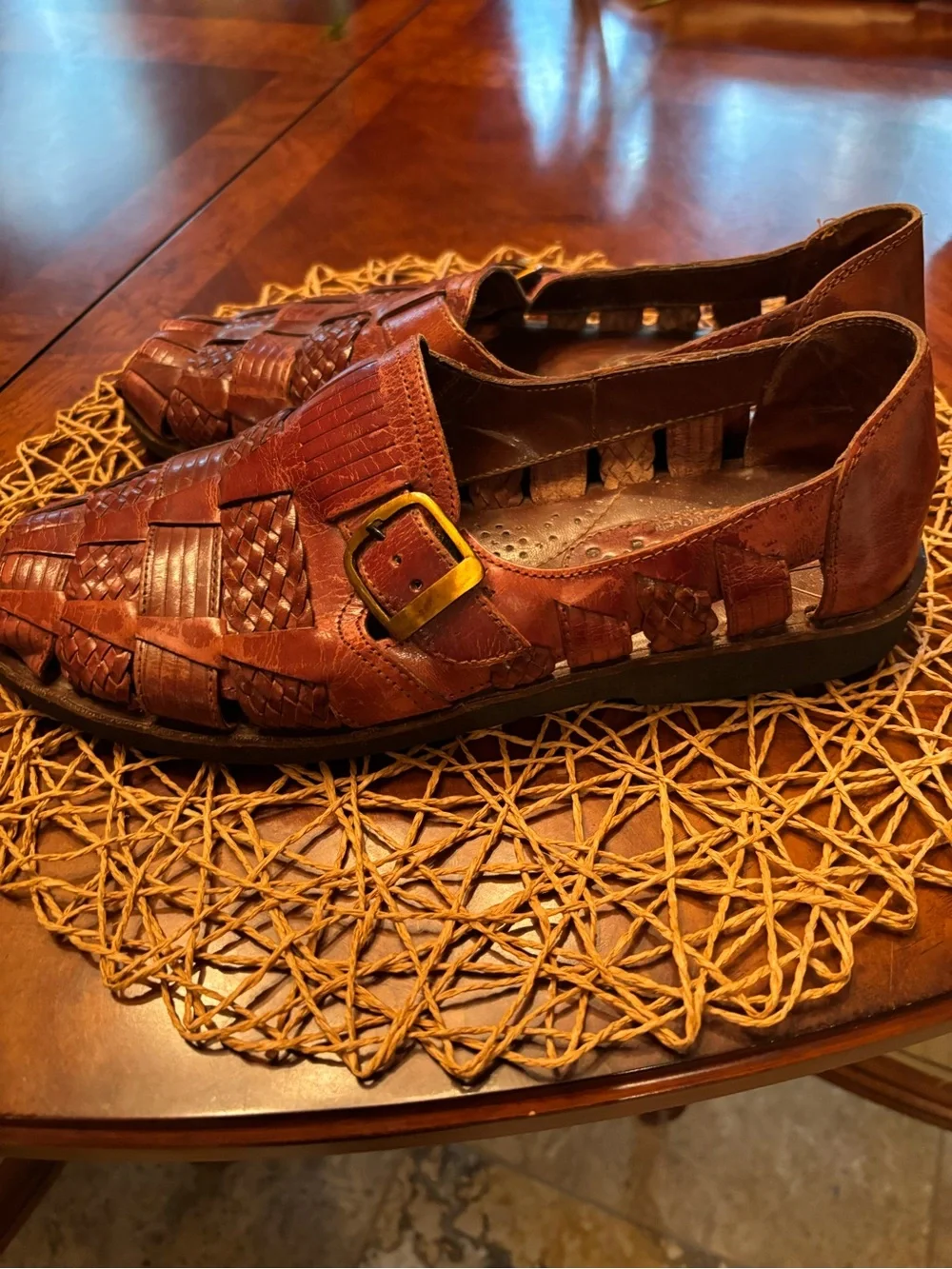 Sunsteps Men’s Woven Leather Slip-On Loafers in Mahogany Brown. Size 9.